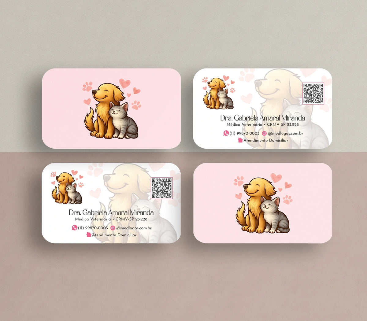 Frente e verso de cartões de visita com cantos arredondados, ilustração de cão e gato e QR Code